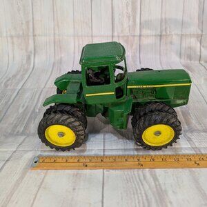 ERTL John Deere Articulated 8650 (?) 4-Wheel Drive Tractor W/Duals 1/16 Vintage